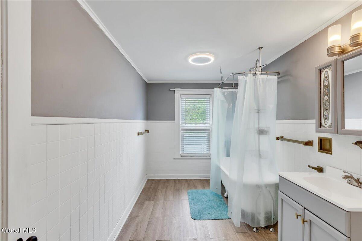 2115 Colgate Place Schenectady, NY 12304 - Photo 28 of 43 38-Bathroom 2