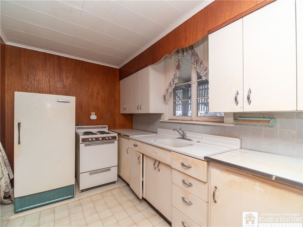 149 Baker Street Jamestown, NY 14701 - Photo 18 of 27