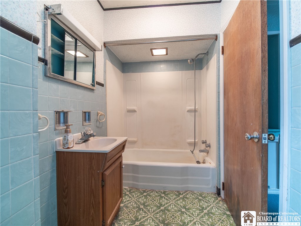 149 Baker Street Jamestown, NY 14701 - Photo 9 of 27