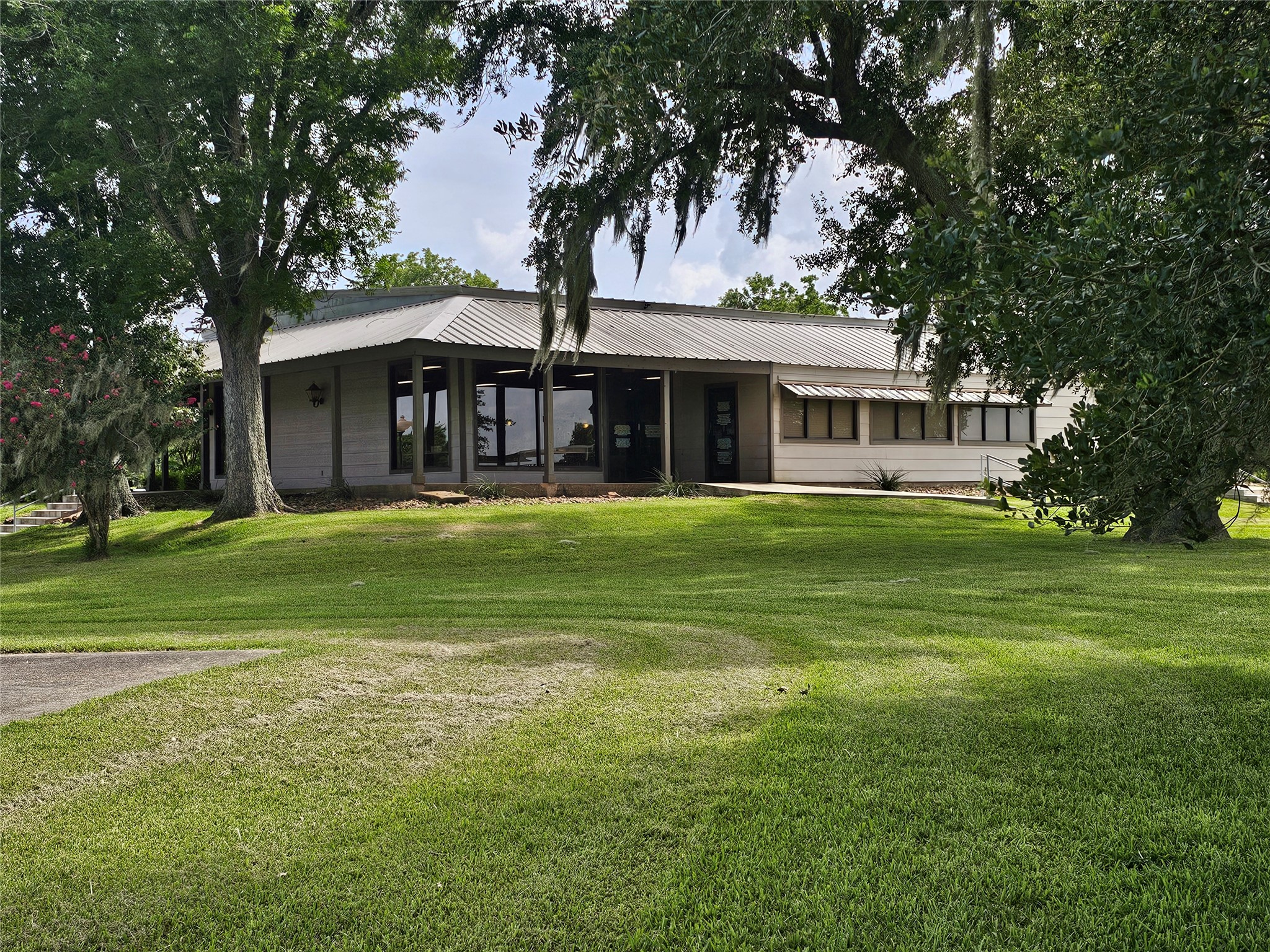 400 Pony Trail Angleton, TX 77515 - Photo 13 of 36 Gallery Image 13