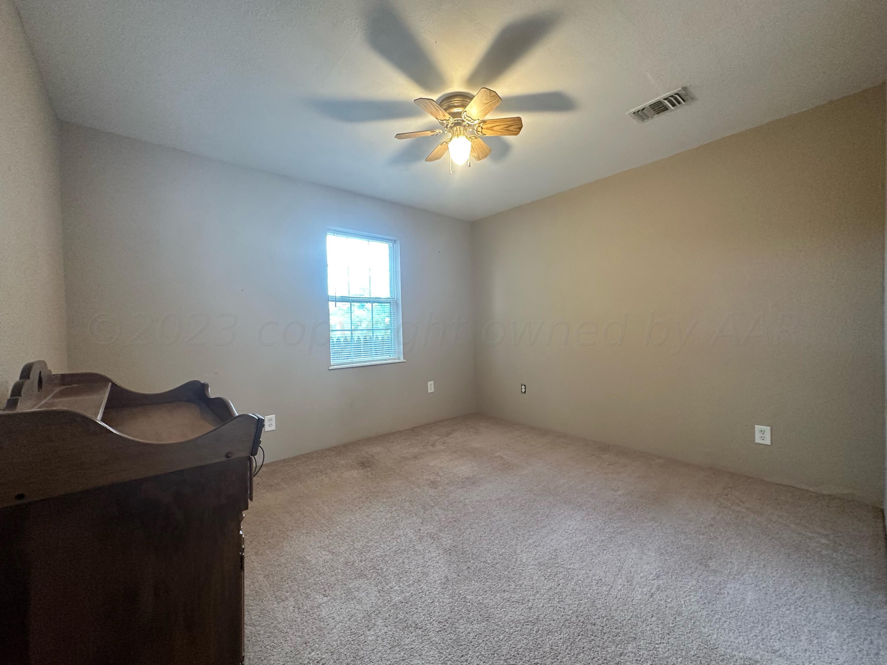 813 Ave R Sunray, TX 79086 - Photo 13 of 17 Bedroom 2