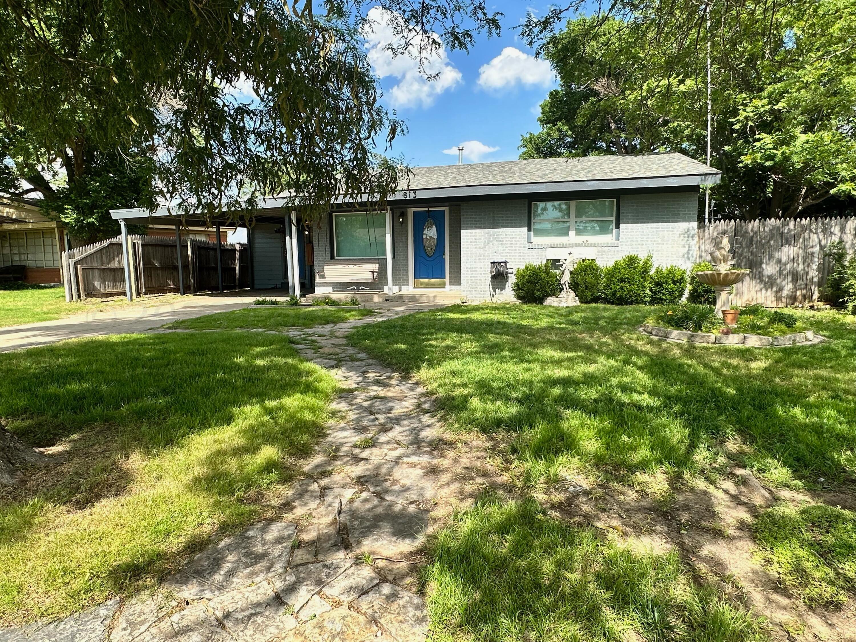 813 Ave R Sunray, TX 79086 - Photo 2 of 17 Front