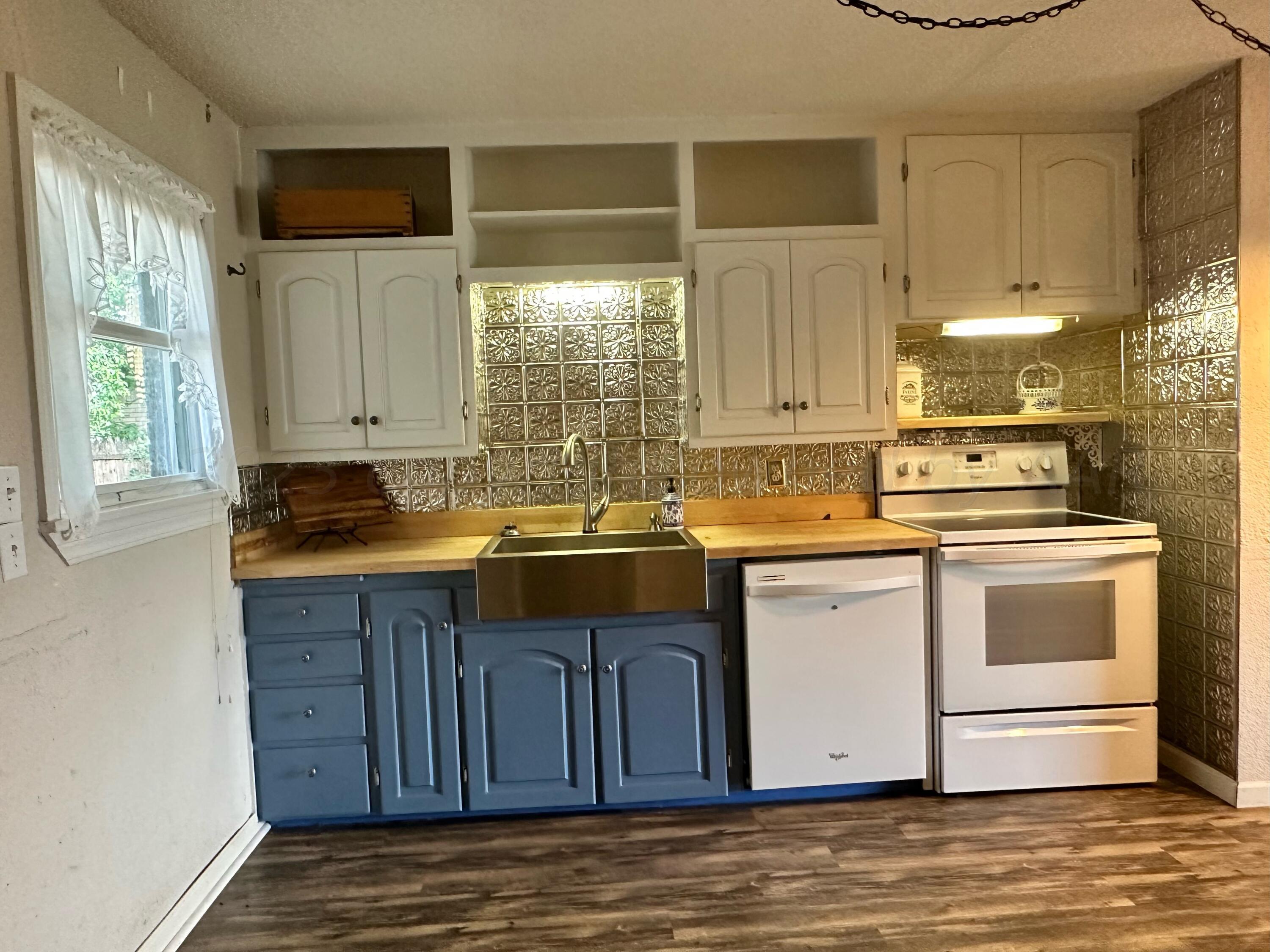 813 Ave R Sunray, TX 79086 - Photo 6 of 17 Kitchen