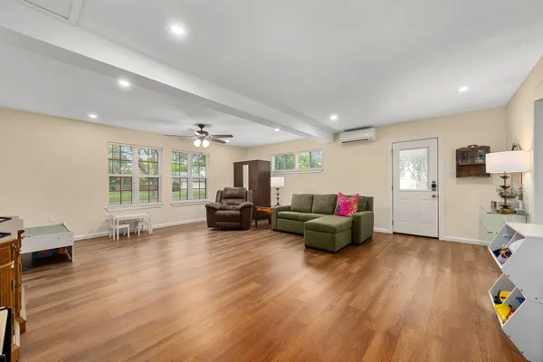 $525,000 | 509 East 17th Street, Georgetown, TX 78626