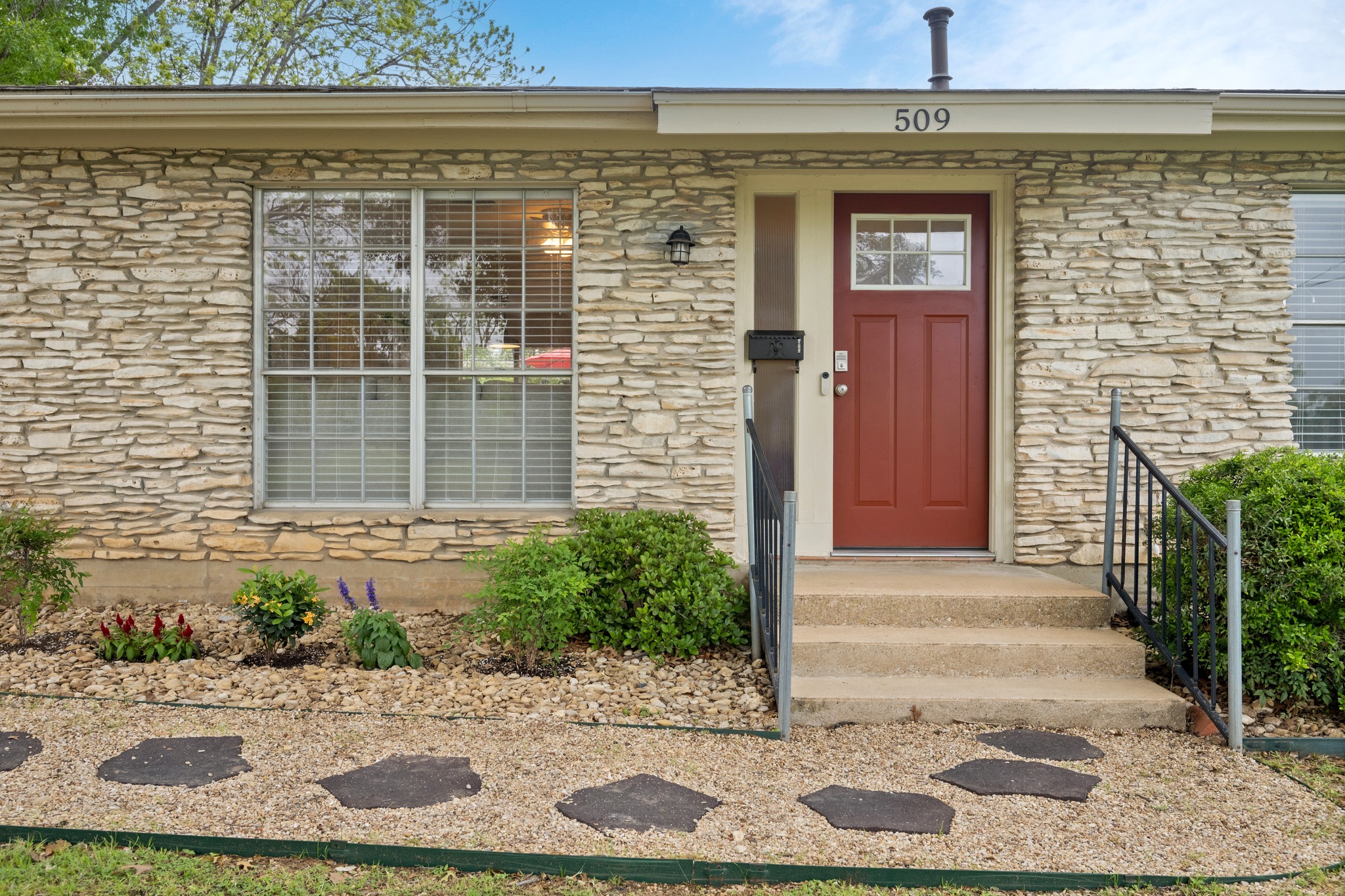 509 East 17th Street Georgetown, TX 78626 - Photo 3 of 40 Live near the heart of Georgetown’s vibrant historic district