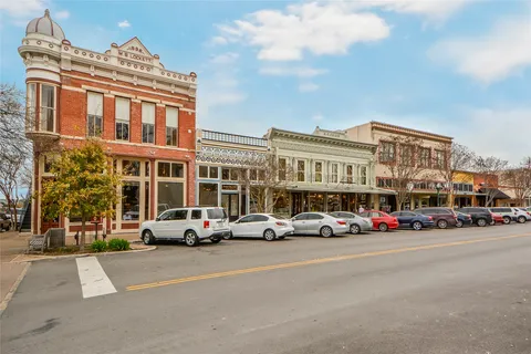 $525,000 | 509 East 17th Street, Georgetown, TX 78626