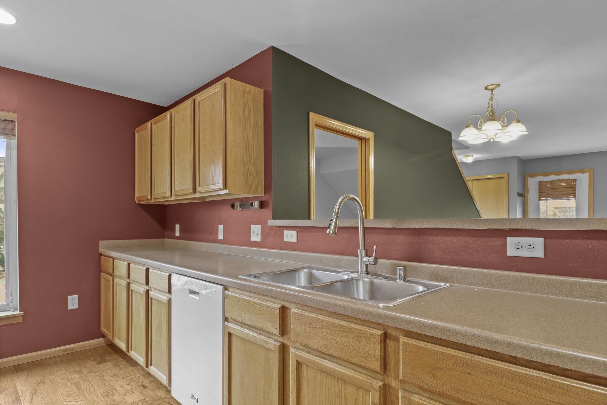 3902 Maple Grove Drive Madison, WI 53719 - Photo 13 of 34