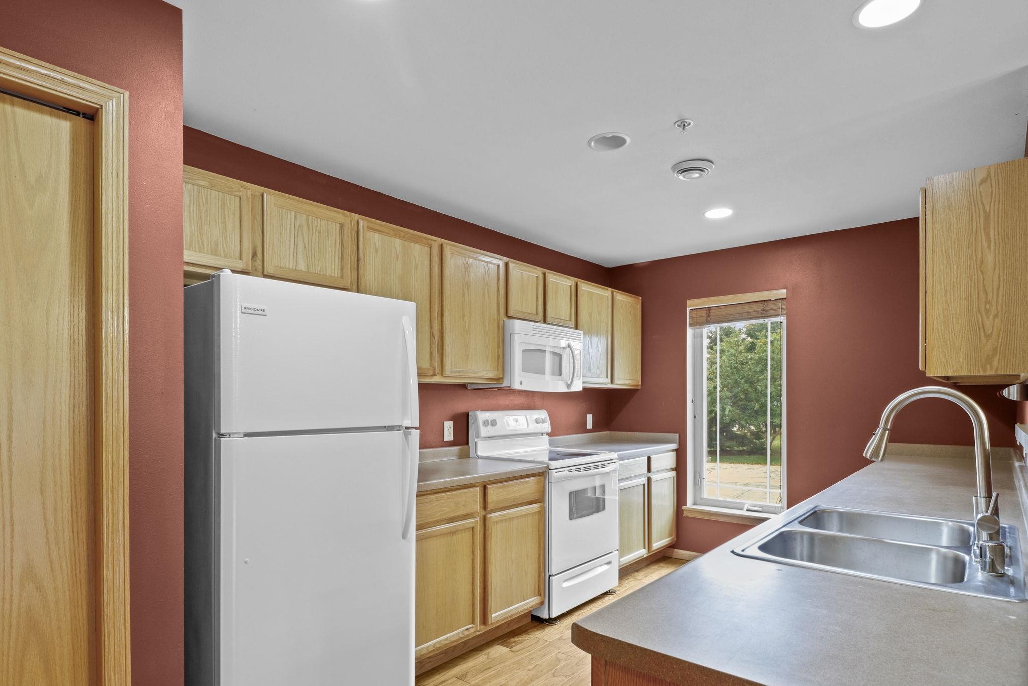 3902 Maple Grove Drive Madison, WI 53719 - Photo 10 of 34