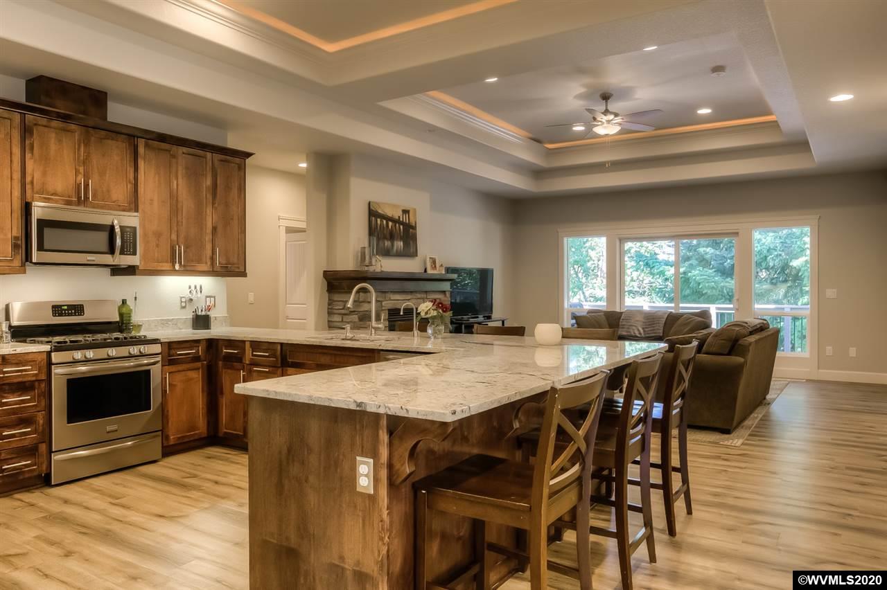 357 Summit View Avenue Southeast Salem, OR 97306 - Photo 9 of 40