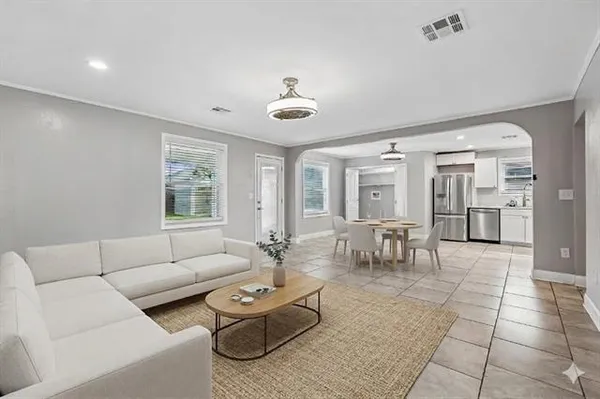 $225,000 | 3309 Oak Drive, Violet, LA 70092