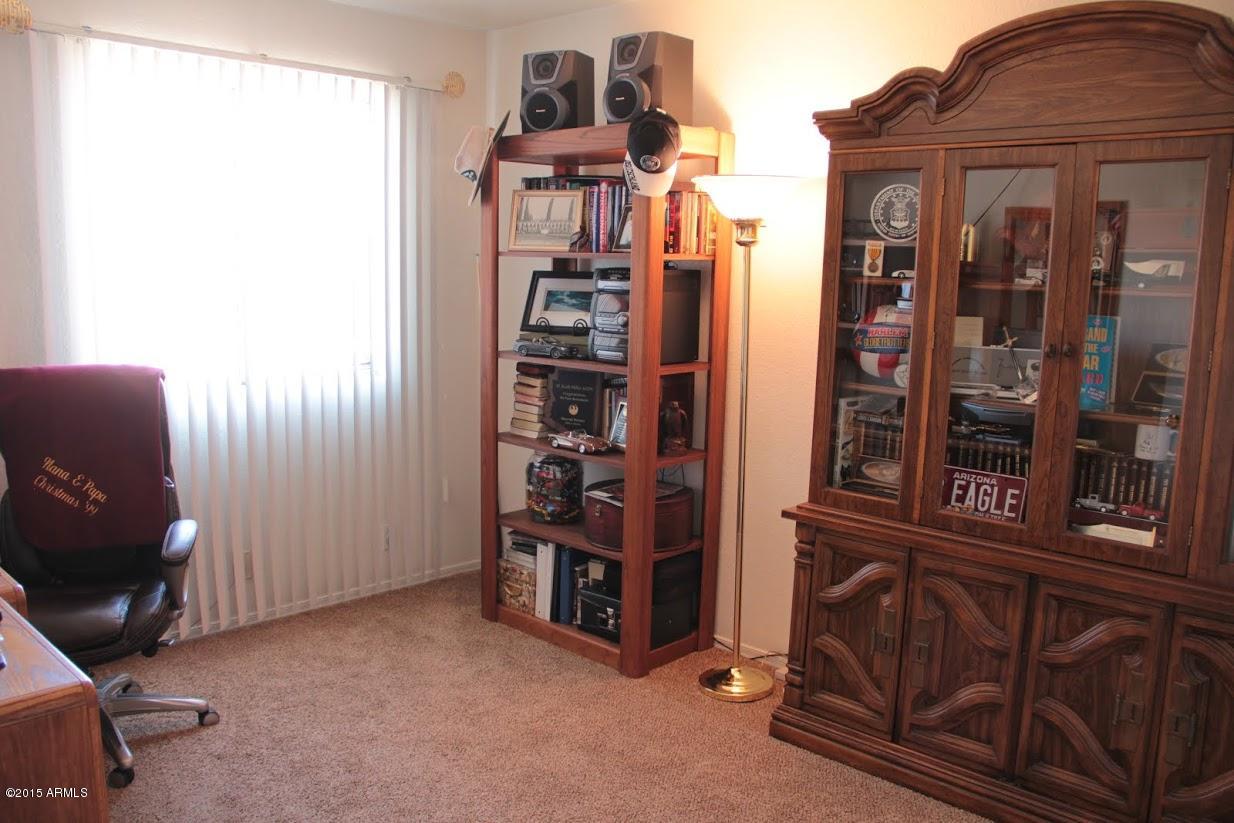 8927 West Ocotillo Road Glendale, AZ 85305 - Photo 12 of 21 15.JPG