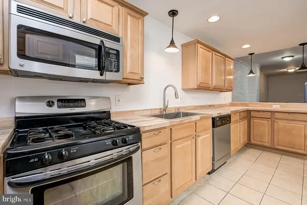 $2,500 | 23 North Patterson Park Avenue, Baltimore, MD 21231