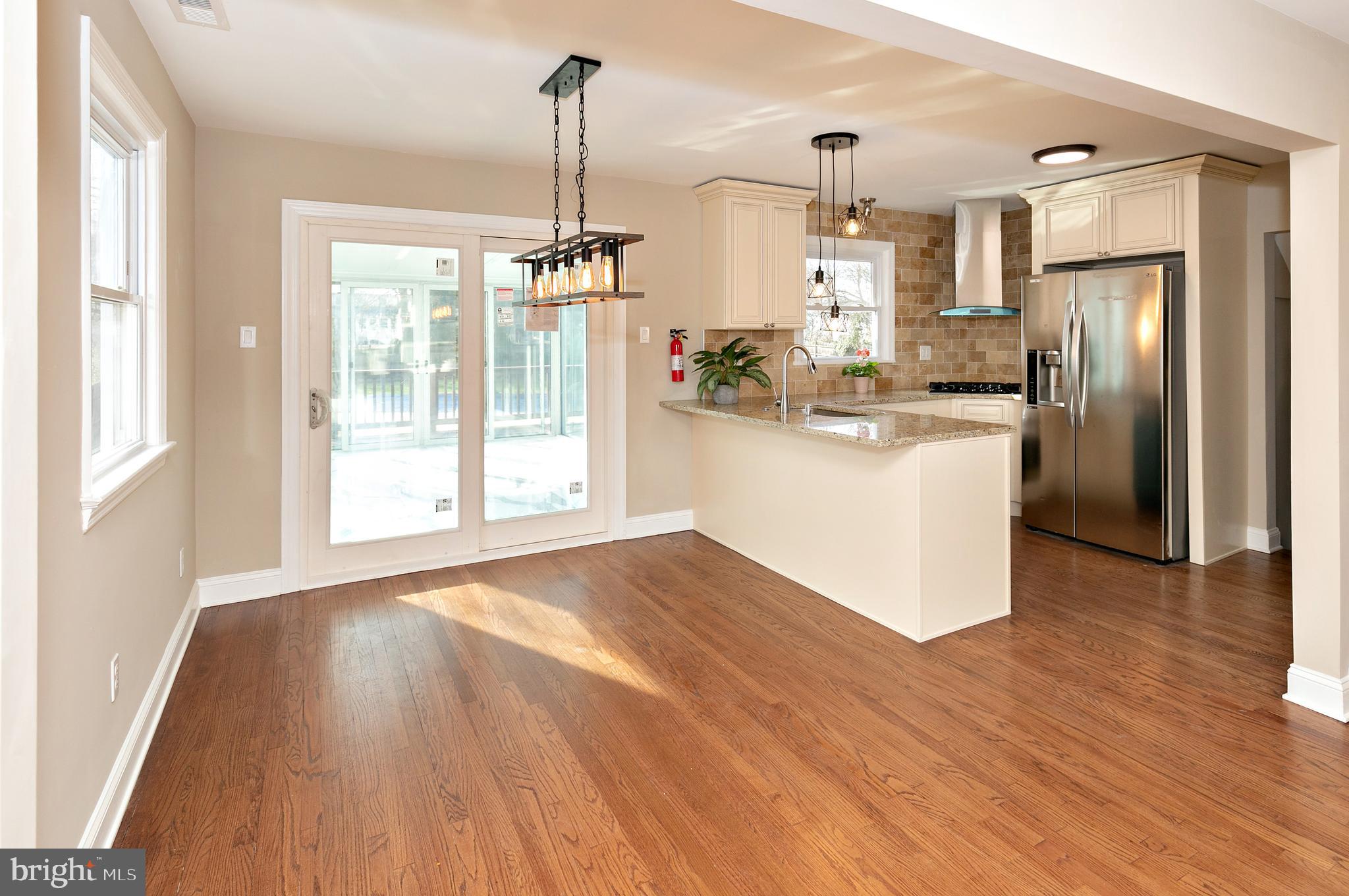 268 South Fellowship Road Maple Shade, NJ 08052 - Photo 7 of 32 Dining Room & Kitchen