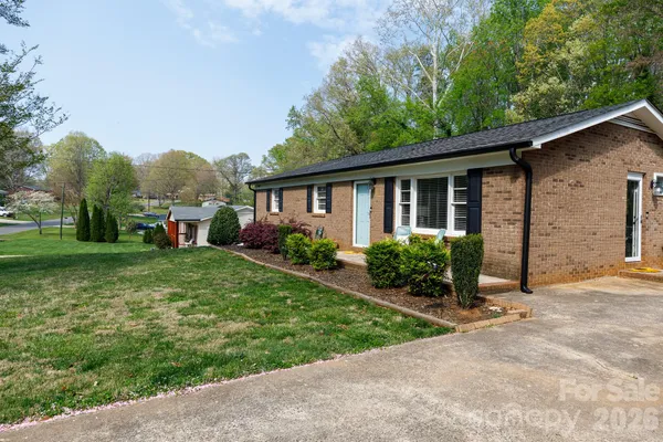 $264,000 | 2640 Meadowlark Lane, Gastonia, NC 28056