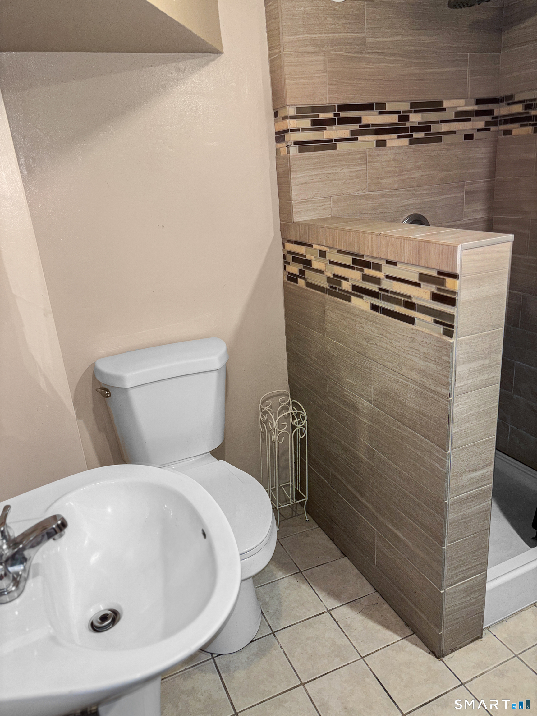 26 Newton Street Hamden, CT 06514 - Photo 15 of 32