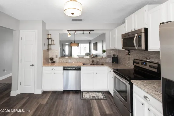 $2,000 | 1720 Wildwood Creek Lane, Jacksonville, FL 32246