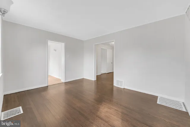 $2,300 | 217 Pennsylvania Road, Brooklawn, NJ 08030