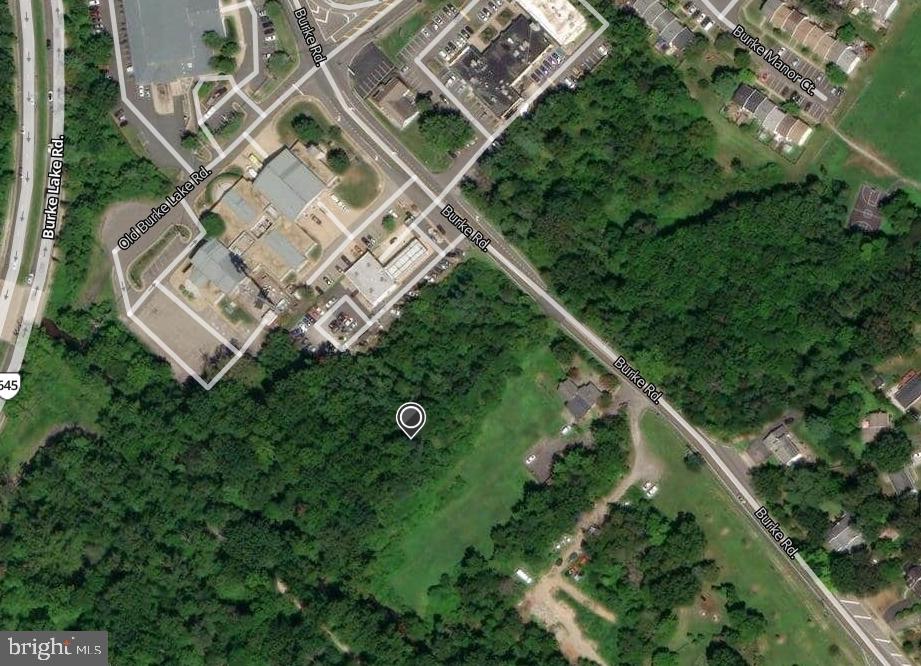 9409 Burke Burke, VA 22015 - Photo 6 of 16 Nestled between residential and commercial