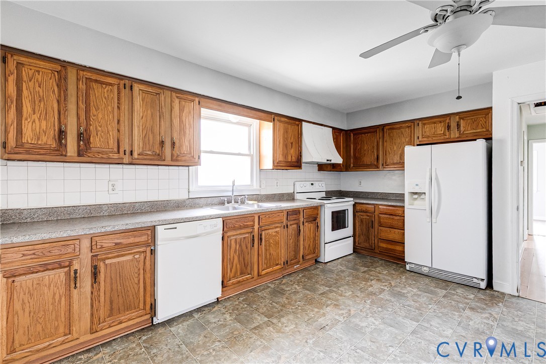 3041 Clintwood Road Midlothian, VA 23112 - Photo 3 of 22