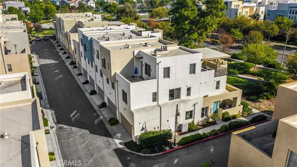 a picture of a bench in a window