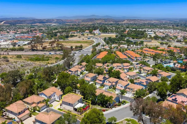 $900,000 | 259 Lucia Way, Oceanside, CA 92057