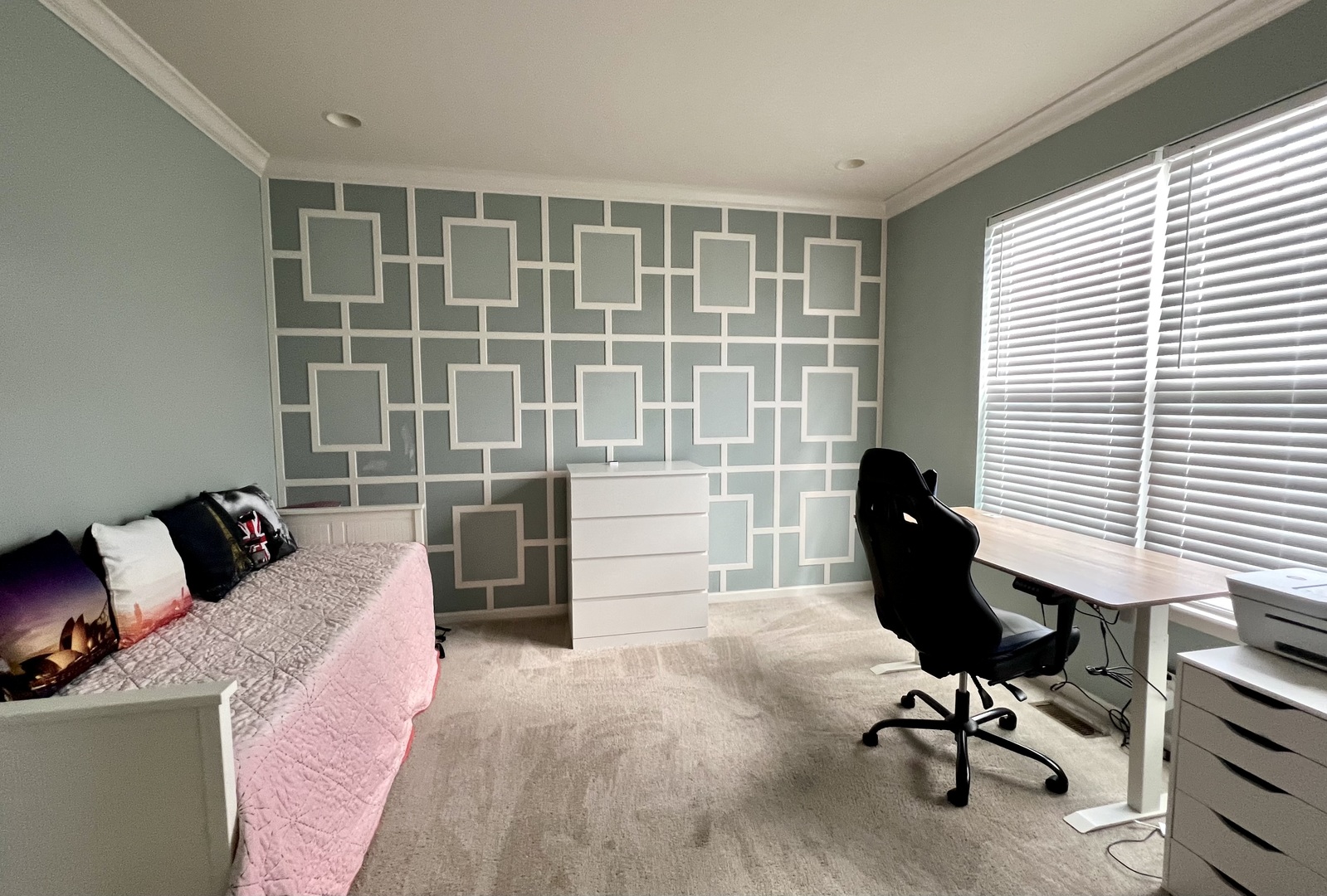 119 Reston Court Sycamore, IL 60178 - Photo 17 of 36 a bedroom with a bed and a desk