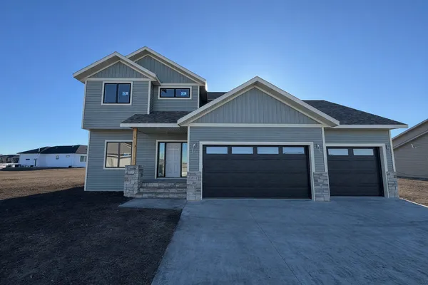 $619,900 | 404 Reese Way, Mapleton, ND 58059