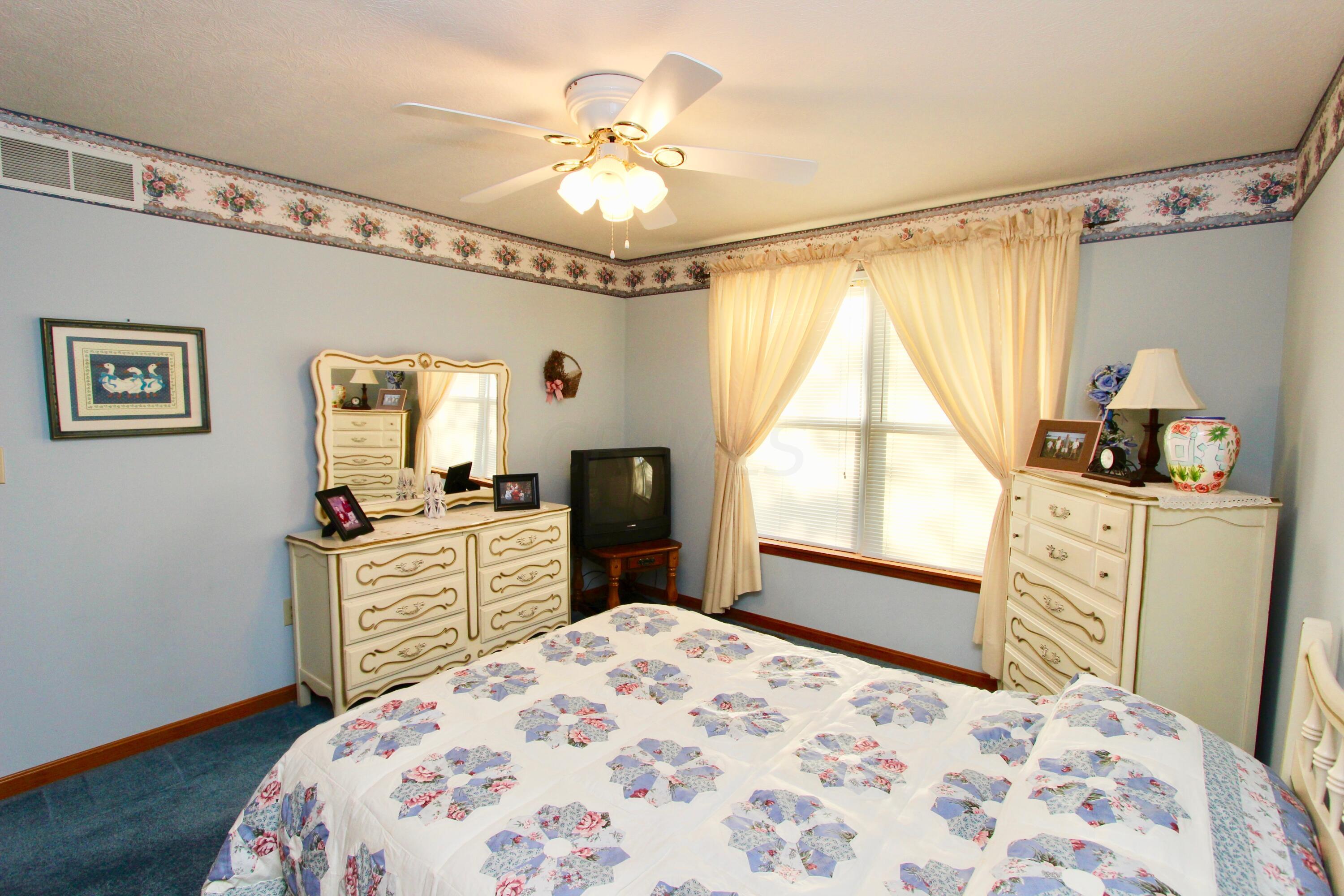3048 Gooding Road Marion, OH 43302 - Photo 25 of 38 IMG_9048