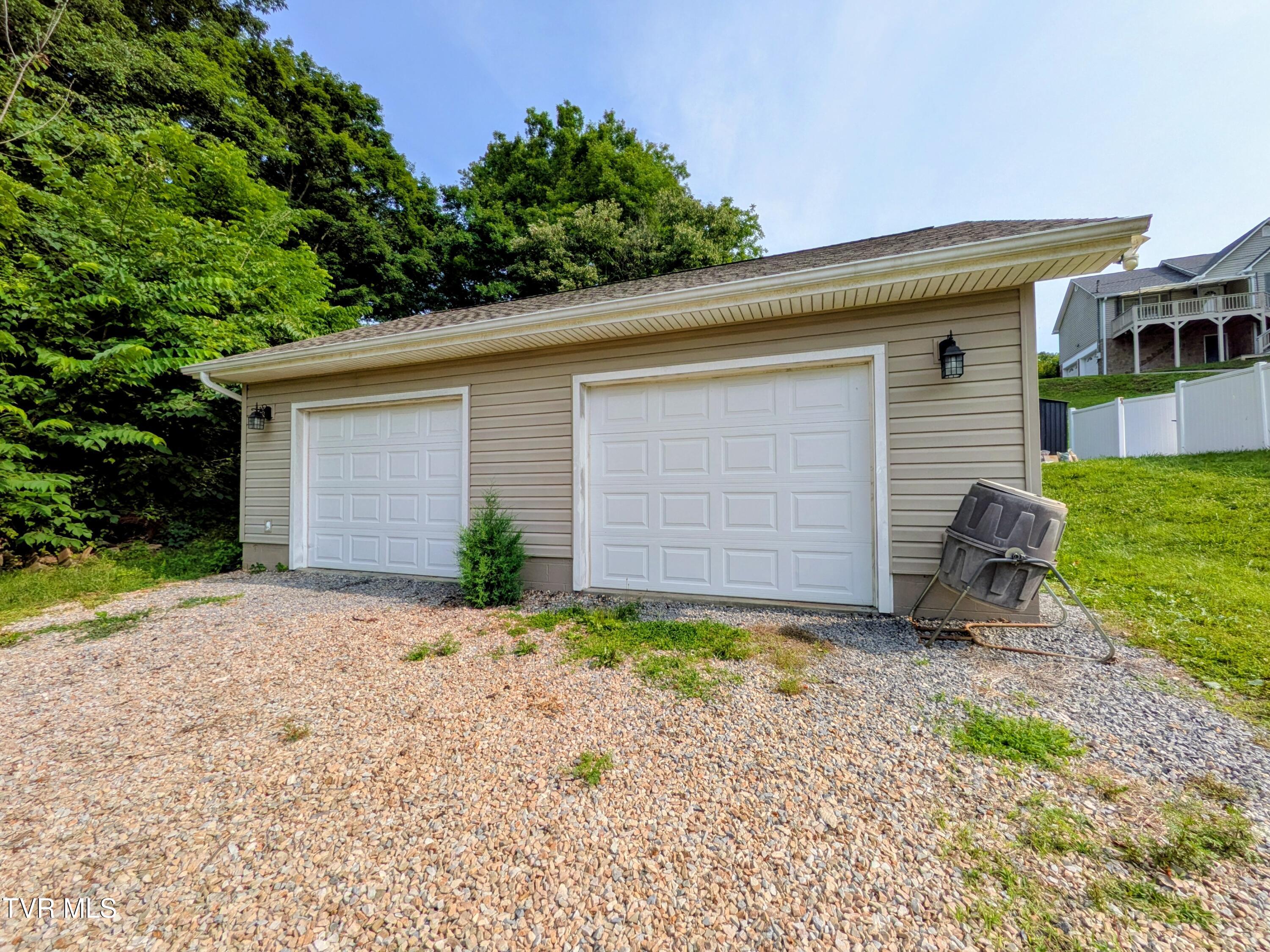 113 Nave Hollow Road Elizabethton, TN 37643 - Photo 63 of 91 Bonus Garage(5)