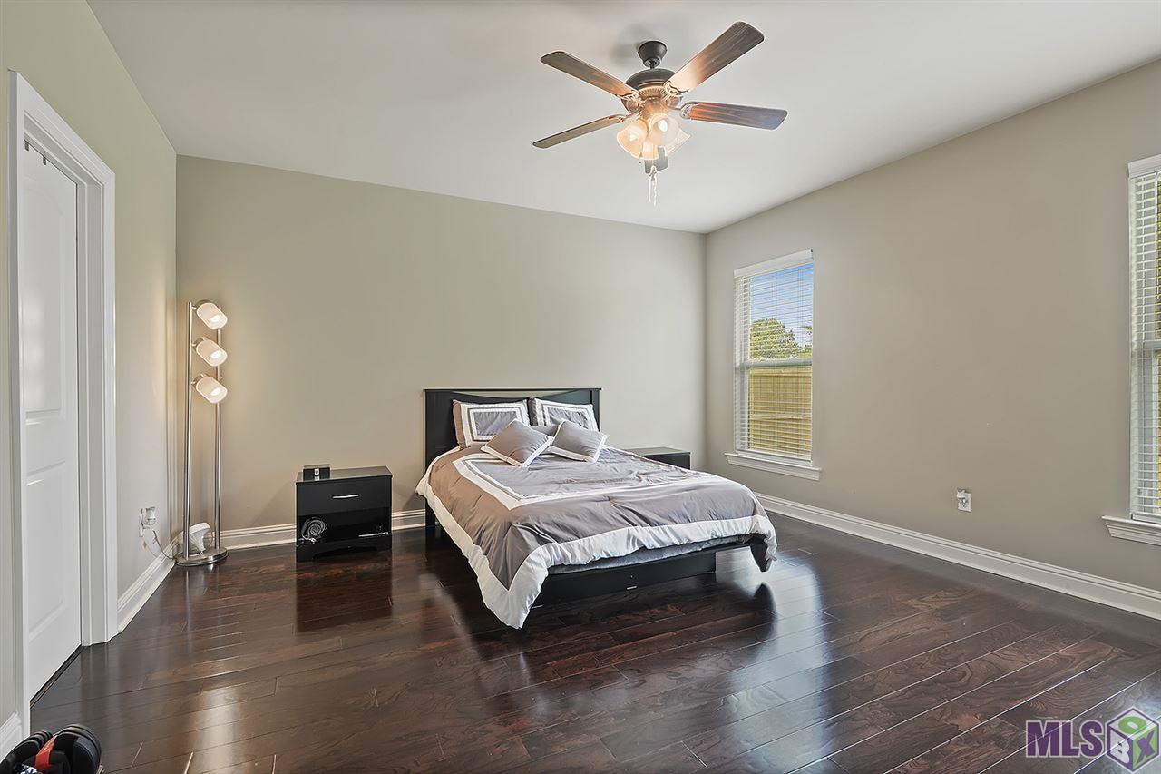 9036 Falling Oak Drive Baton Rouge, LA 70817 - Photo 12 of 21 Master bedroom