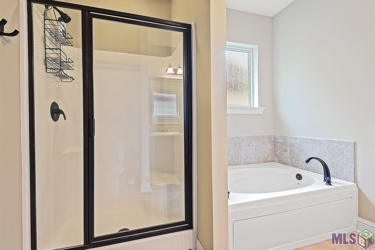 9036 Falling Oak Drive Baton Rouge, LA 70817 - Photo 14 of 21 Master bath