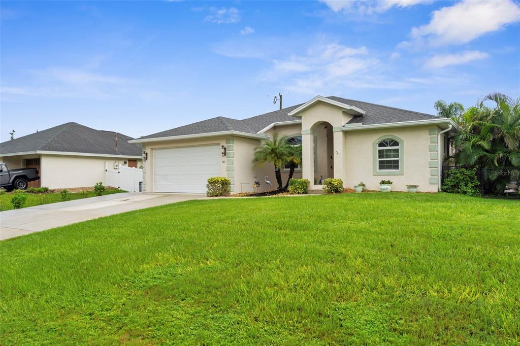 947 Seneca Road Venice, FL 34293 - Photo 2 of 52