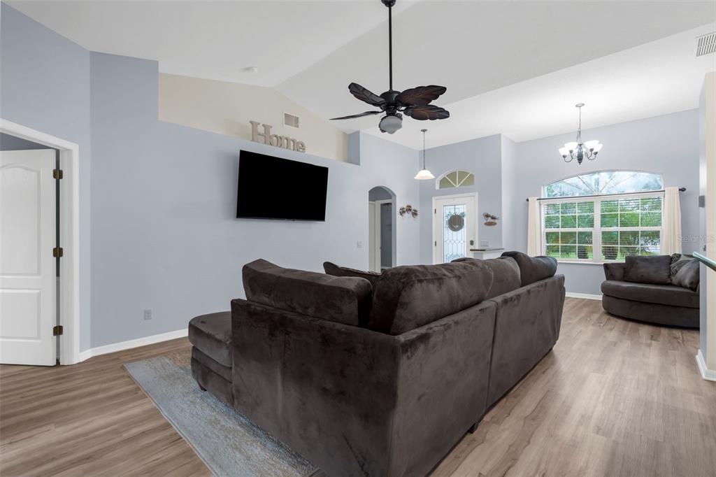 947 Seneca Road Venice, FL 34293 - Photo 3 of 52