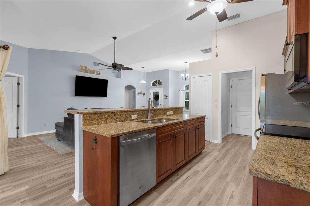 947 Seneca Road Venice, FL 34293 - Photo 9 of 52