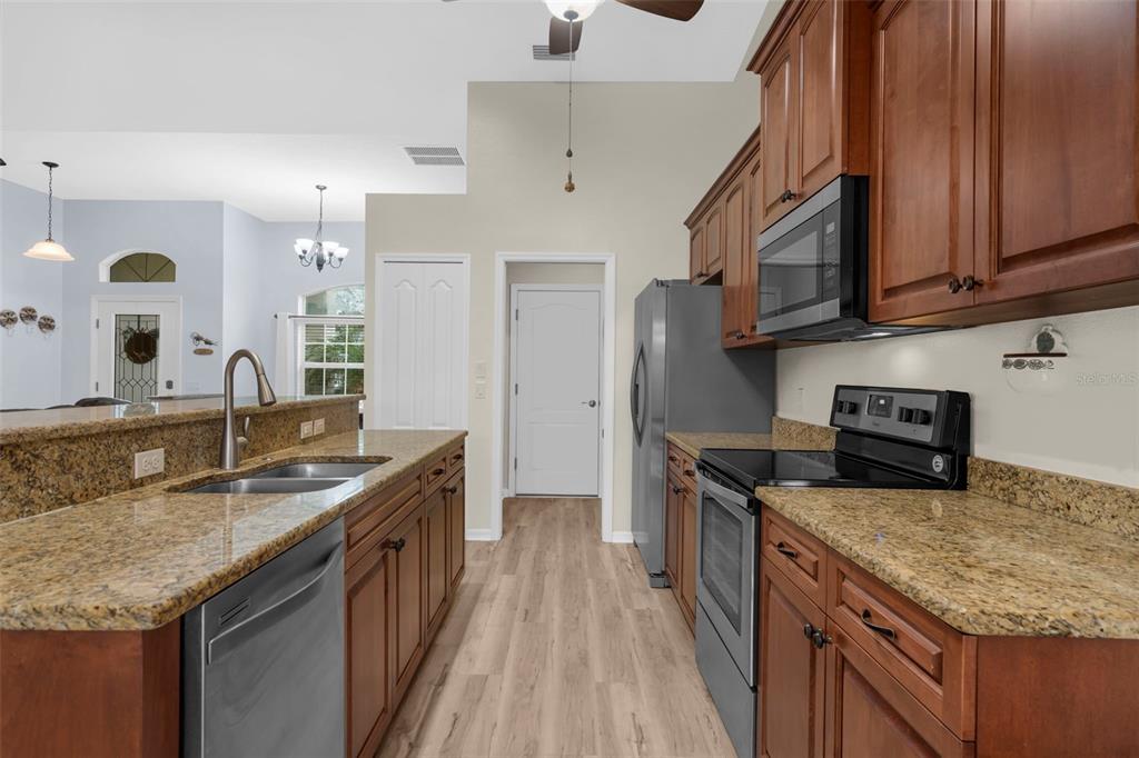 947 Seneca Road Venice, FL 34293 - Photo 10 of 52