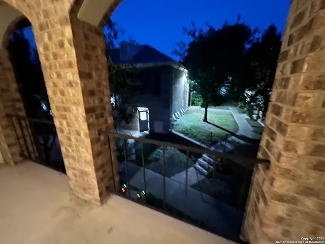 a view of an outdoor space