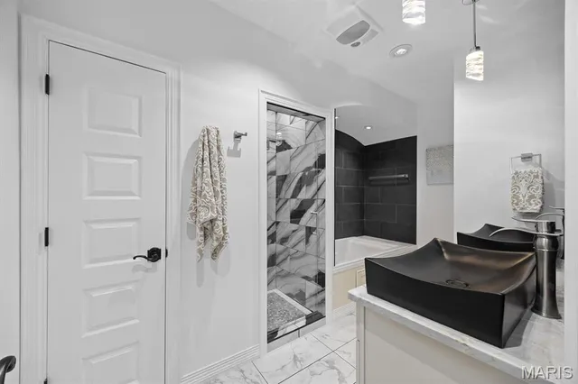 $1,220,000 | 7406 Creek Ridge Lane, Edwardsville, IL 62025