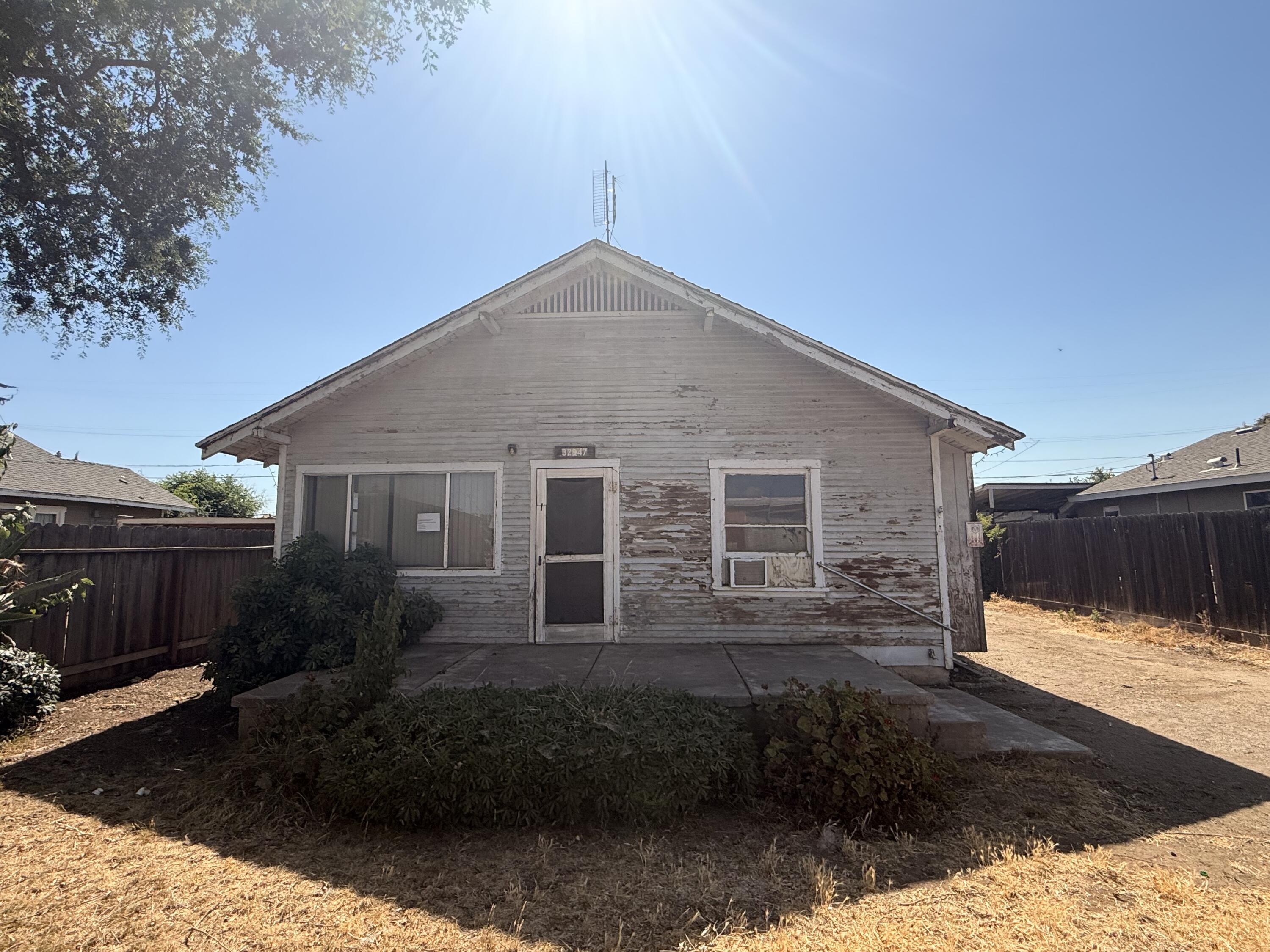 32947 Hawthorne Road Ivanhoe, CA 93235 - Photo 2 of 22
