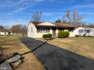 $2,000 | 416 Magnolia Road, Mount Laurel, NJ 08054
