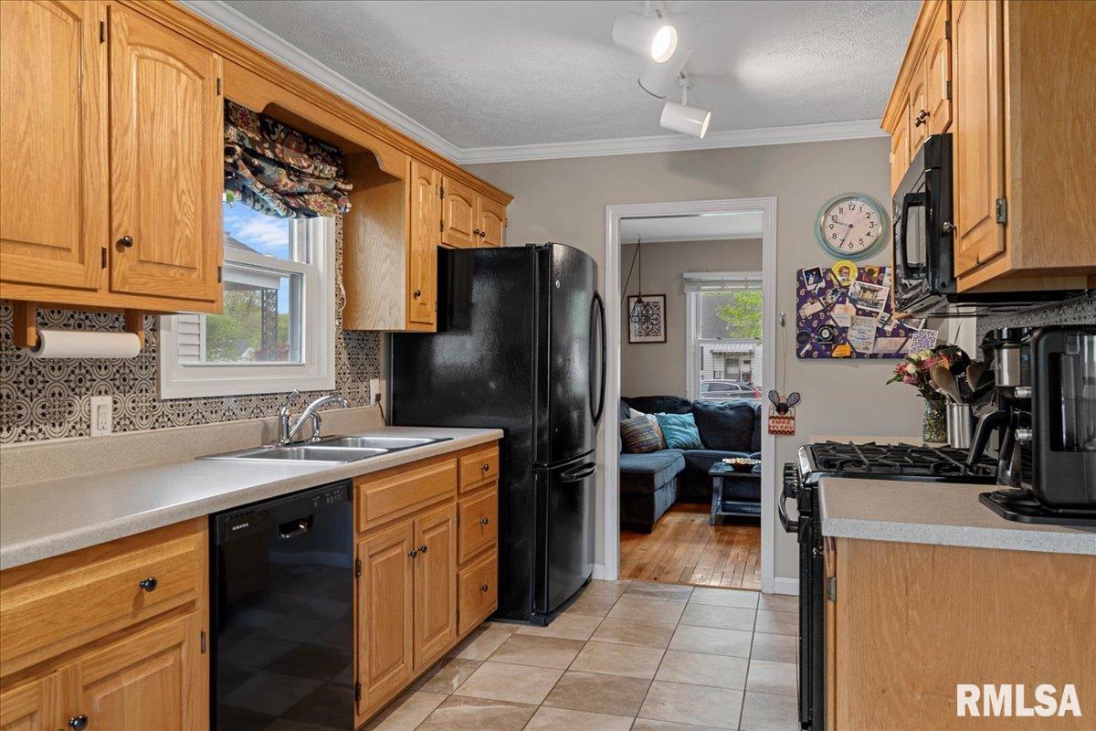 2244 South College Street Springfield, IL 62704 - Photo 8 of 29 Gallery Image 8