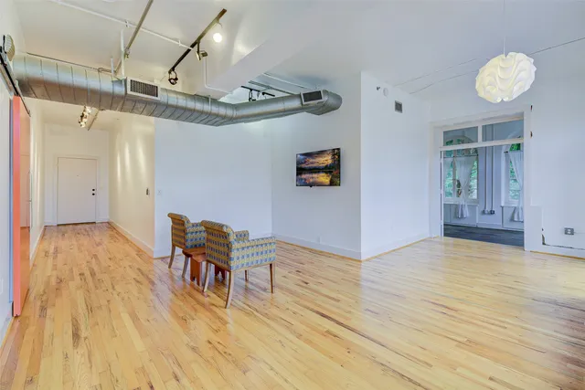 $2,250 | 2700 Albany Street, Unit 2B, Houston, TX 77006