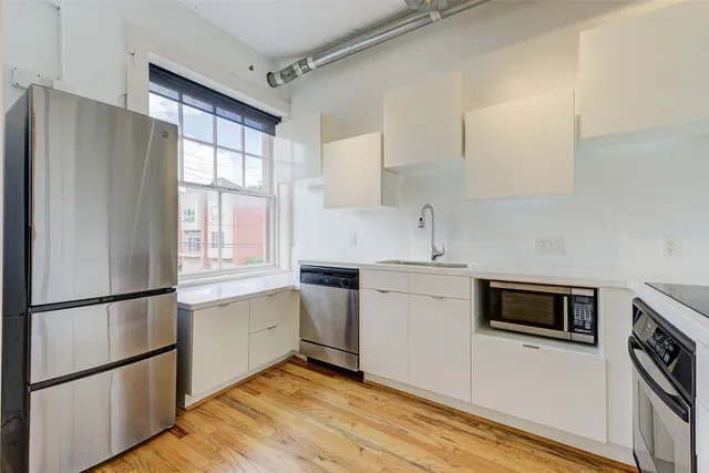 $2,250 | 2700 Albany Street, Unit 2B, Houston, TX 77006