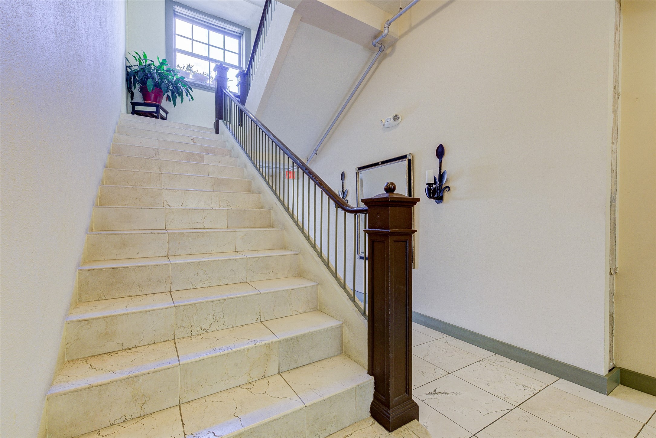 2700 Albany Street, Unit 2B Houston, TX 77006 - Photo 15 of 24