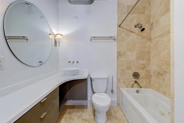 $2,250 | 2700 Albany Street, Unit 2B, Houston, TX 77006