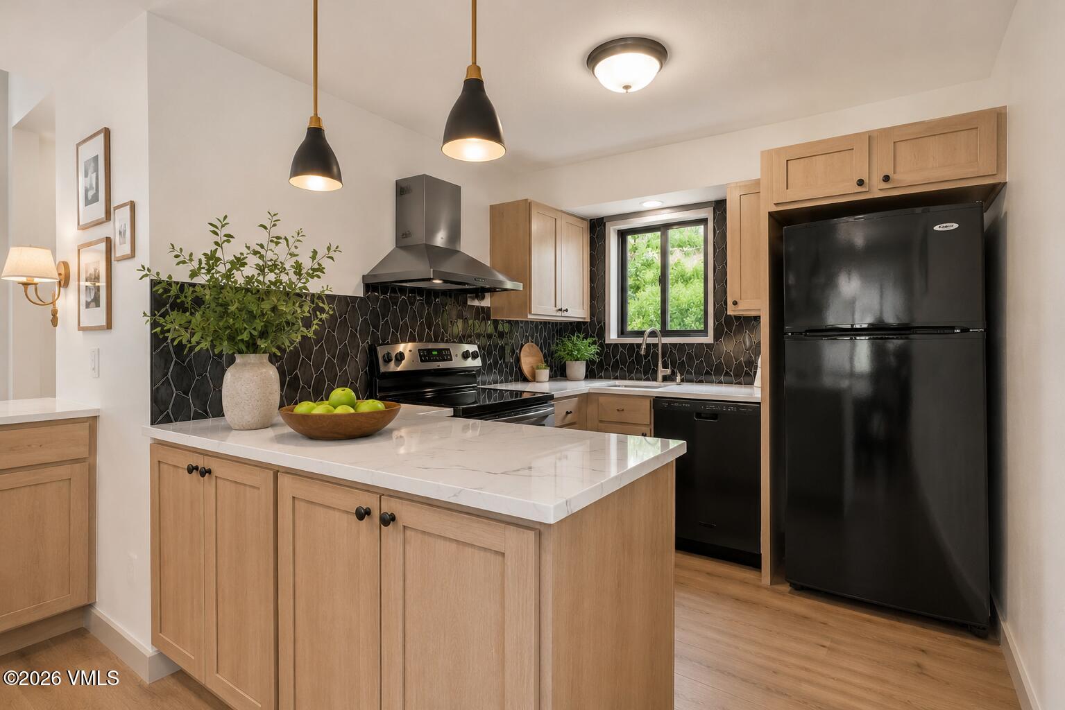 4770 Big Horn Road, Unit H4 Vail, CO 81657 - Photo 4 of 38 Kitchen