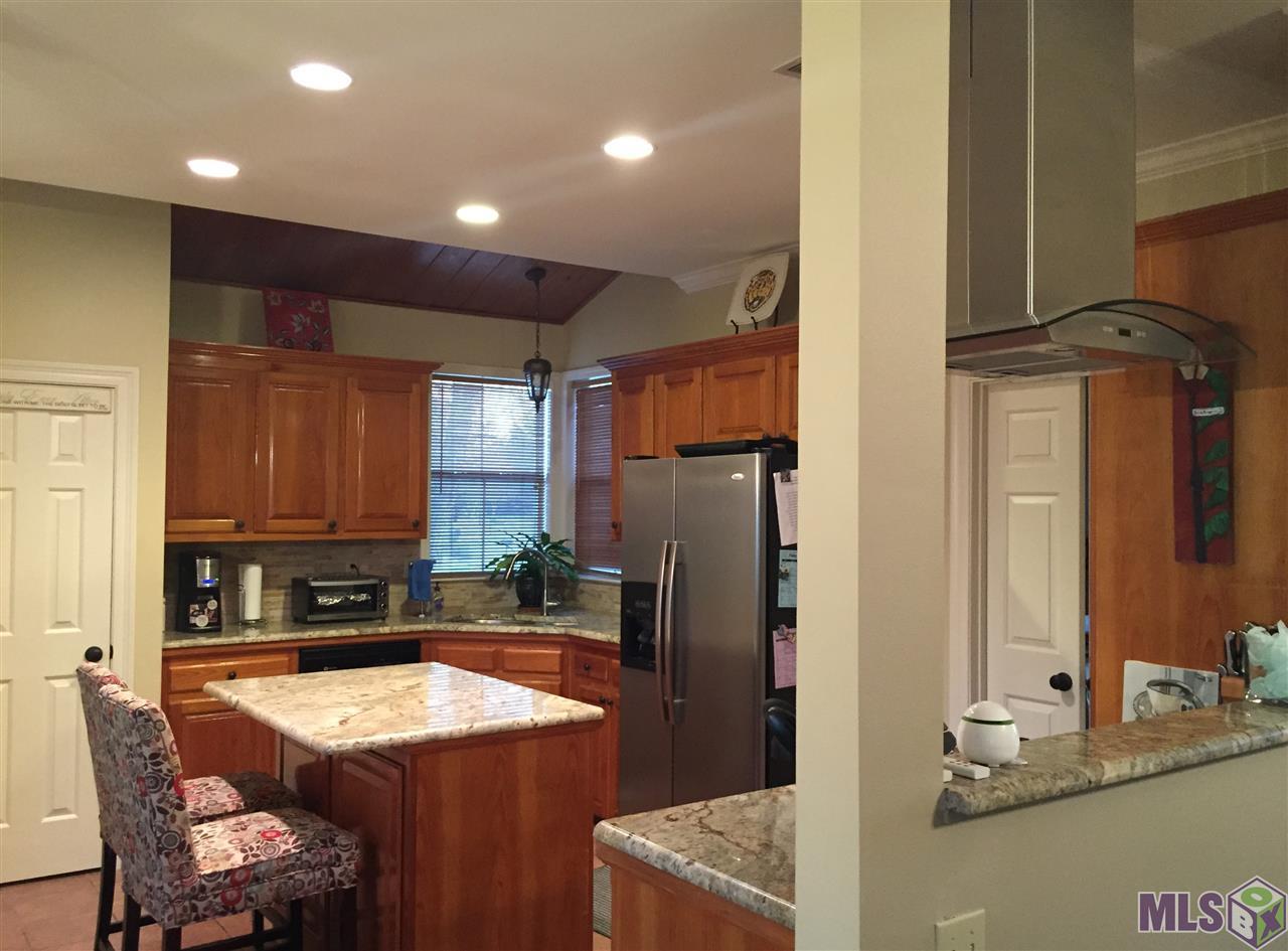 10535 Ridgebrook Avenue Baton Rouge, LA 70809 - Photo 4 of 17 Open Kitchen