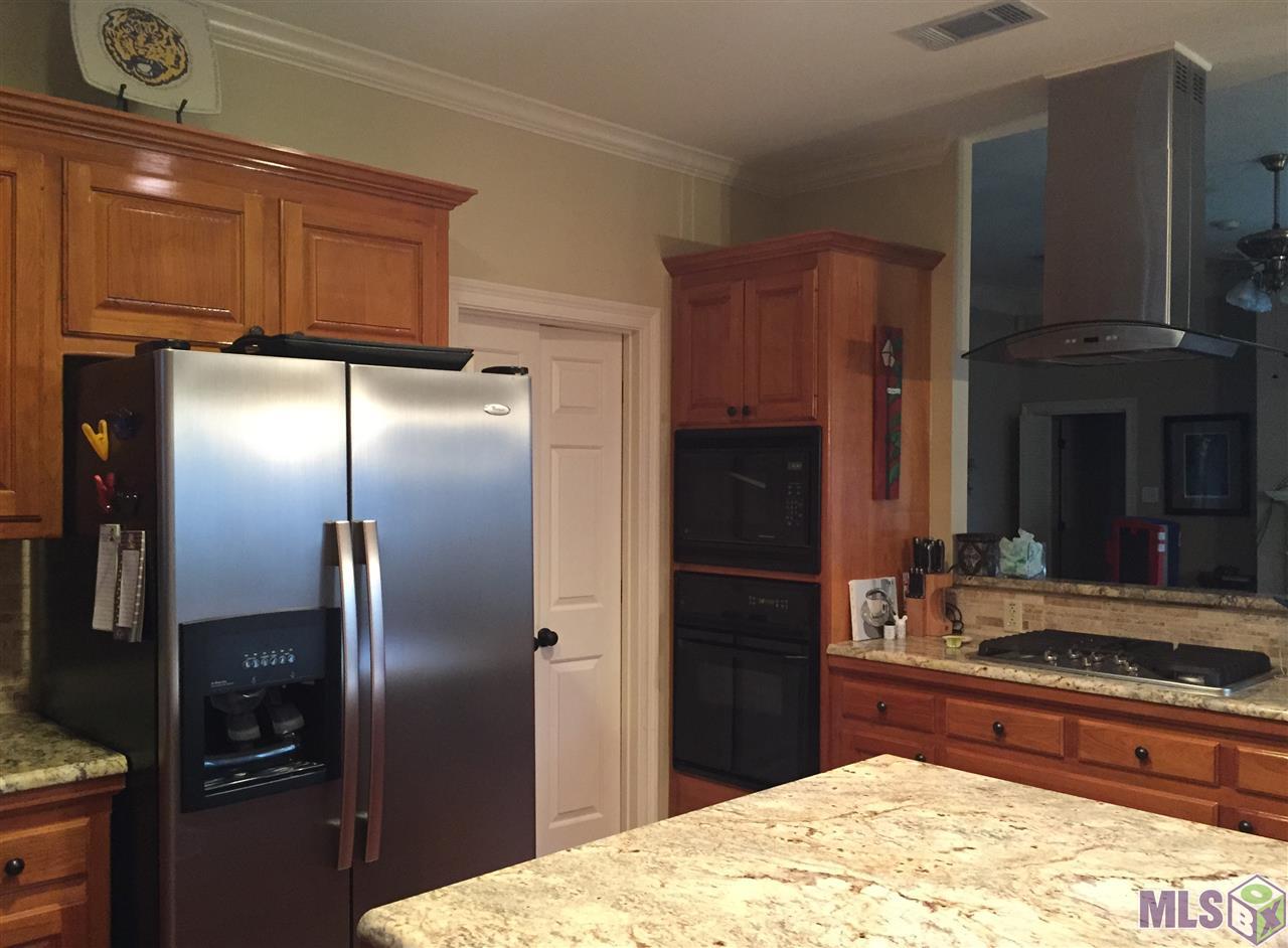 10535 Ridgebrook Avenue Baton Rouge, LA 70809 - Photo 6 of 17