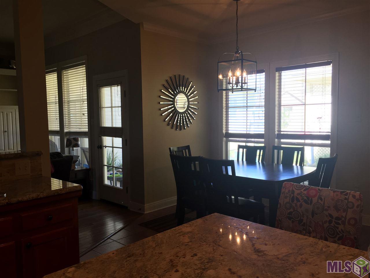 10535 Ridgebrook Avenue Baton Rouge, LA 70809 - Photo 8 of 17 Eat In Kitchen