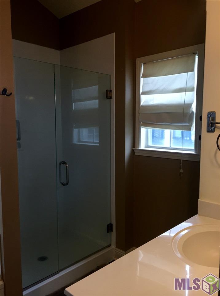 10535 Ridgebrook Avenue Baton Rouge, LA 70809 - Photo 10 of 17 Walk In Shower