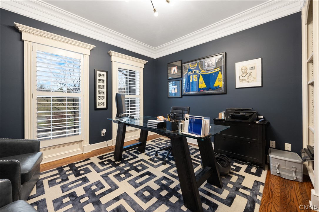 6198 Rossiter Road DeWitt, NY 13078 - Photo 17 of 39 Main floor office/den